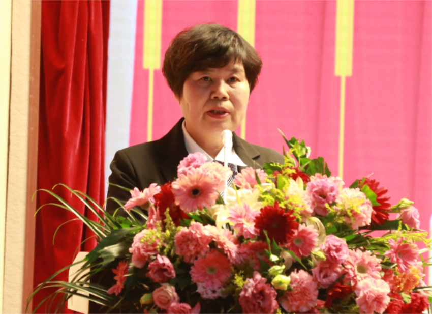 hth官方网页入口第一届党委班子选举大会---徐州市树恩中学总校长薛淑萍同志致开幕辞